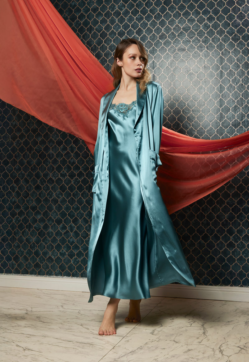 Халат длинный с карманами Vivis Cloudy - MixBikini